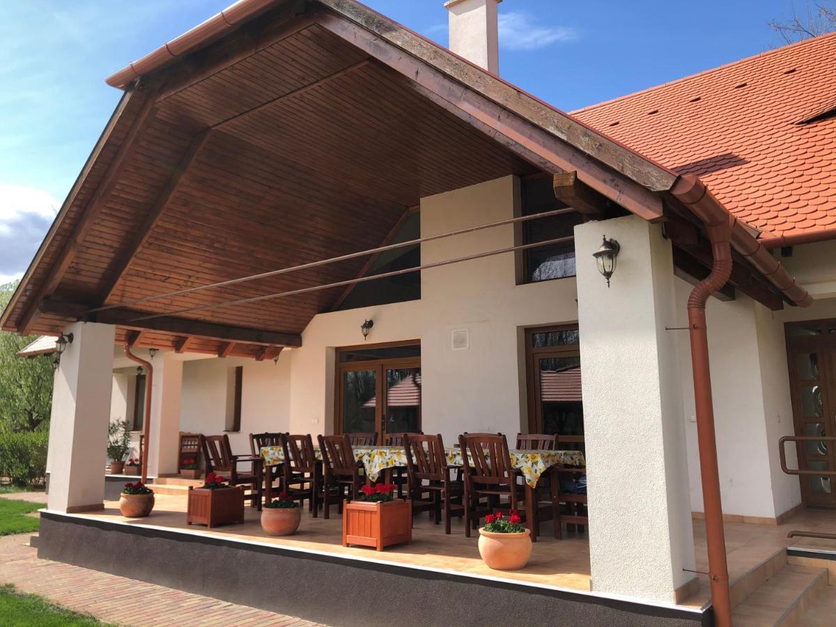 Kiscsere Vendégház Kallosemjen Exterior foto